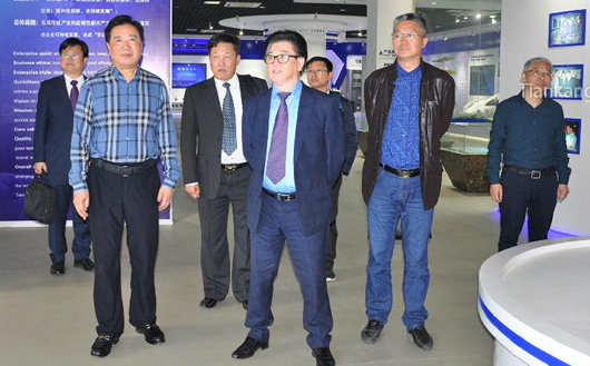 ����Ӧ�����Ŷ�Ӧ�����³����У��ڰ����쿵���Ŷ��³��Կ�����ͬ�²ι��쿵����չ������